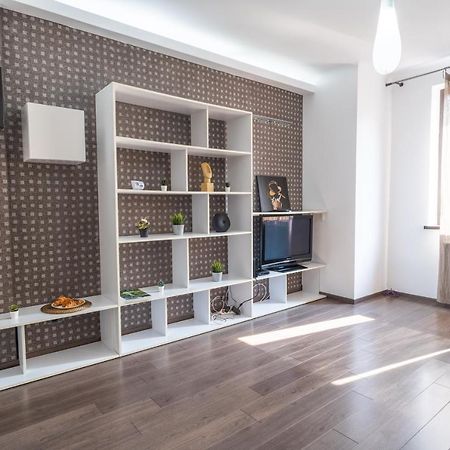 Cozy & Spacious Flat Near Victoriei Square 布加勒斯特 外观 照片