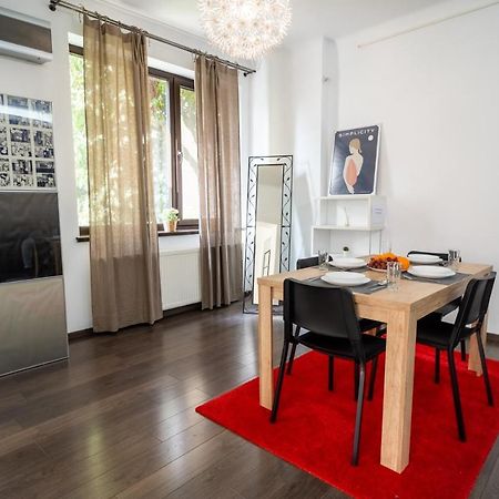 Cozy & Spacious Flat Near Victoriei Square 布加勒斯特 外观 照片