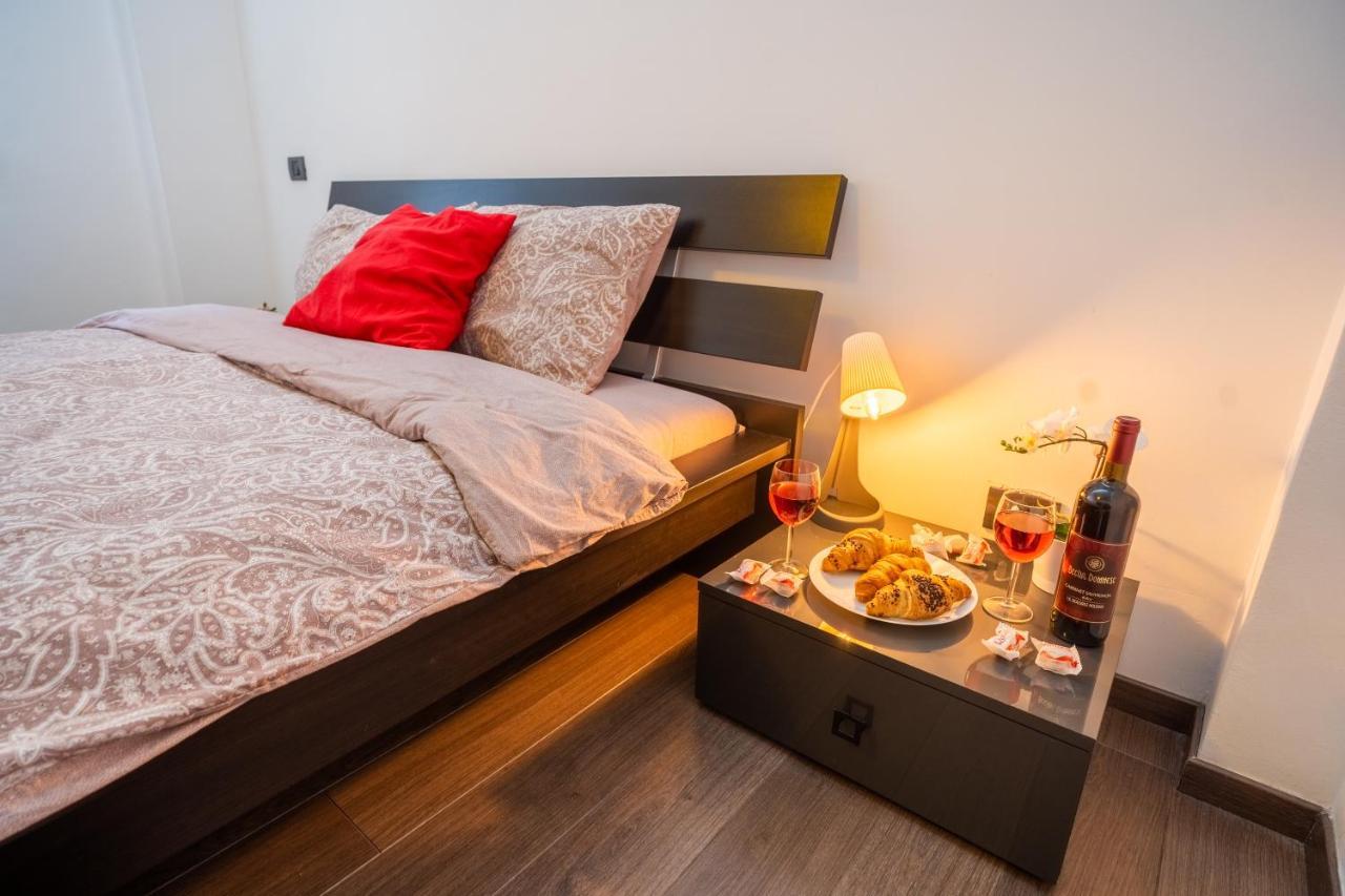 Cozy & Spacious Flat Near Victoriei Square 布加勒斯特 外观 照片