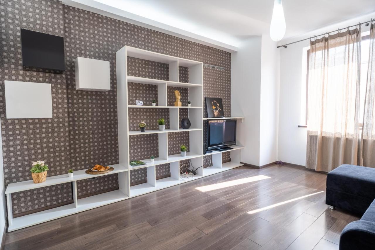 Cozy & Spacious Flat Near Victoriei Square 布加勒斯特 外观 照片