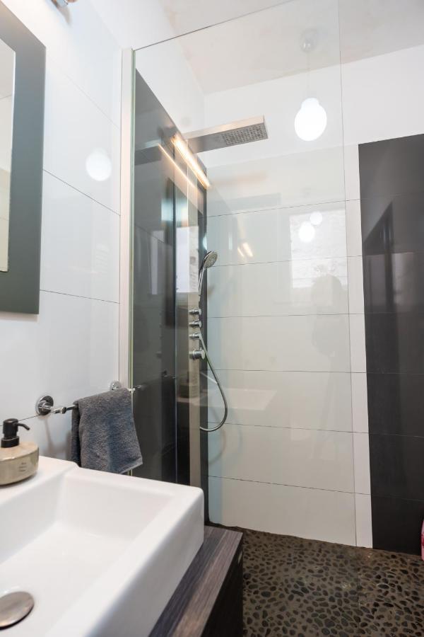 Cozy & Spacious Flat Near Victoriei Square 布加勒斯特 外观 照片