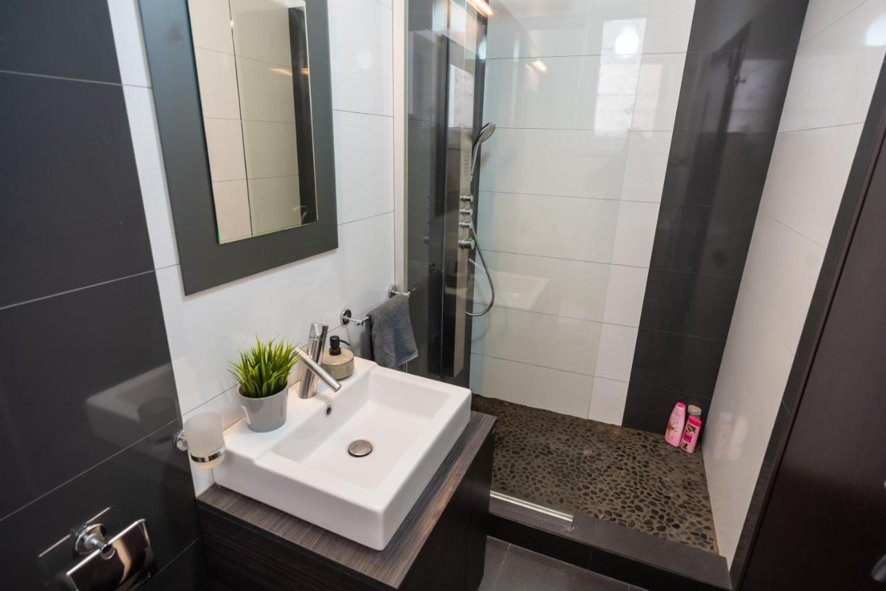 Cozy & Spacious Flat Near Victoriei Square 布加勒斯特 外观 照片