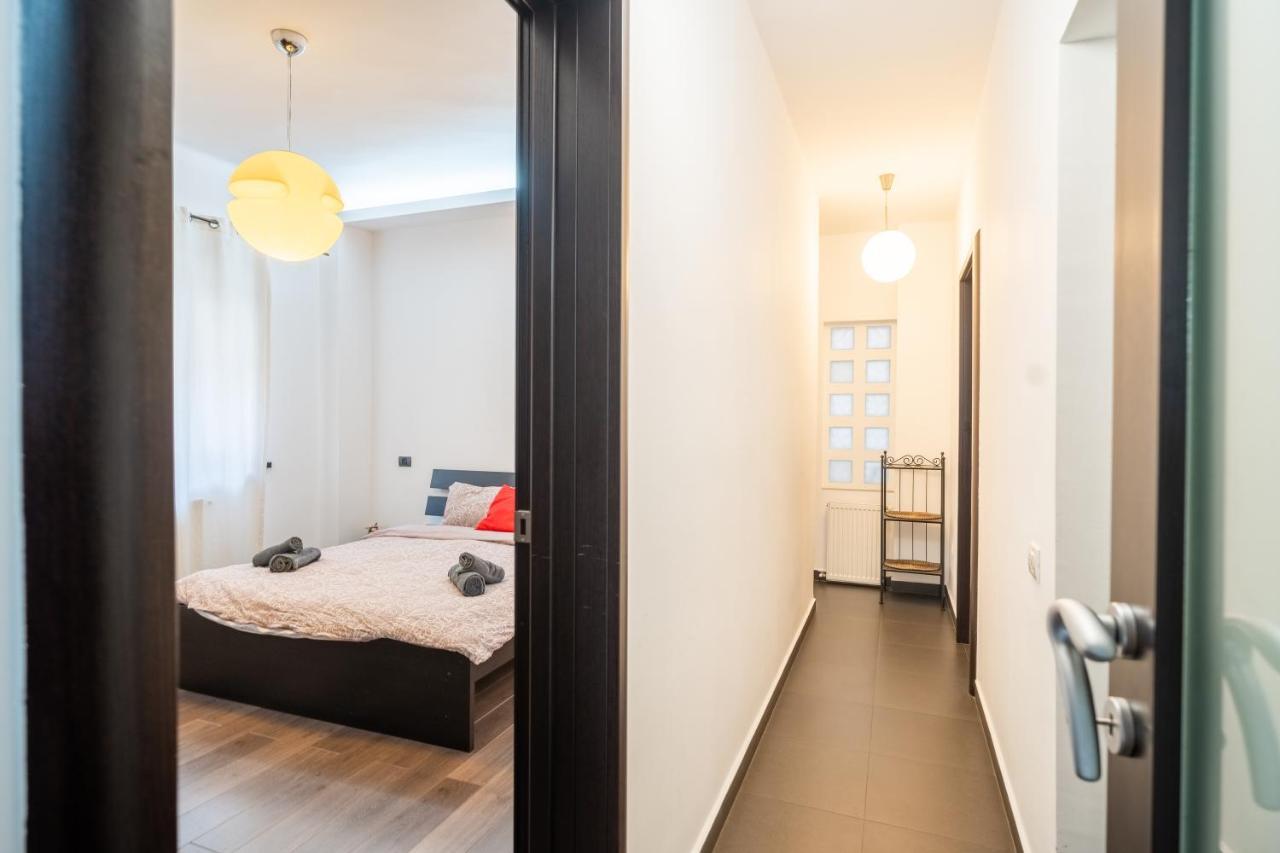 Cozy & Spacious Flat Near Victoriei Square 布加勒斯特 外观 照片